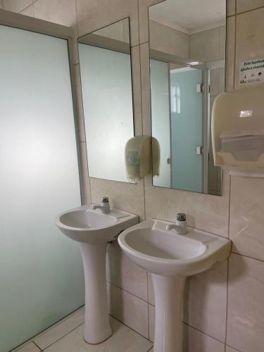 Ванная комната в Hostel Portal Pomerode