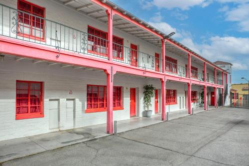 Sin City Hostel Image