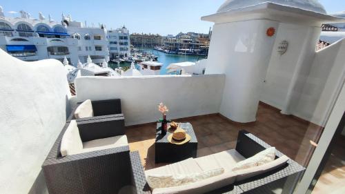Puerto Marina luxury apartment with sea views