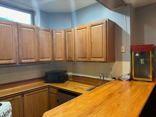 Dapur atau dapur kecil di Nice Home in Hudson
