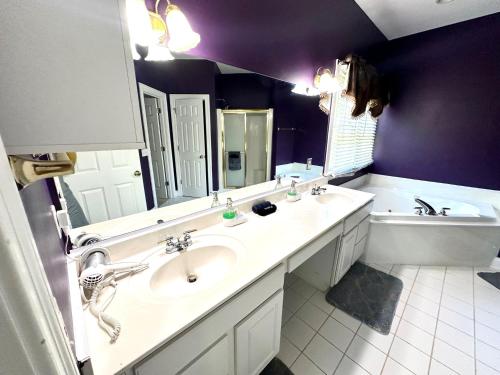 Bilik mandi di Nice Home in Hudson