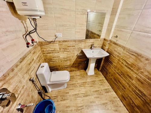 Koupelna v ubytování White Rose Hotel By #Link Way