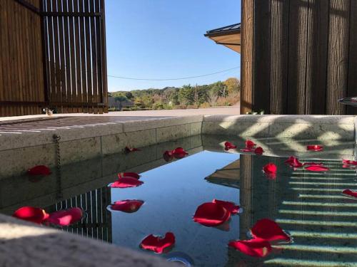 Piscina en o cerca de 森の空気を感じる宿泊 露天風呂 Wi-Fi 最大20名様