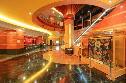 a lobby of a building with a large building at Hashima - Hotel - Vacation STAY 51161v in Hashima