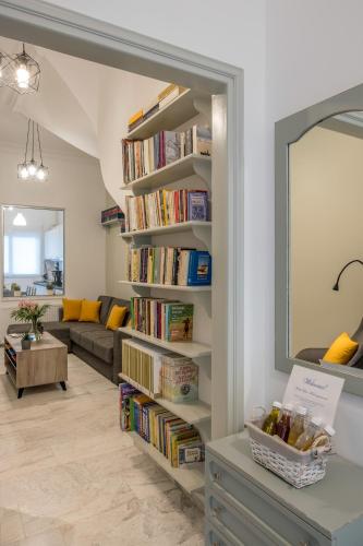 Tailor Made, Central 3-Bedroom Apartment in Chania