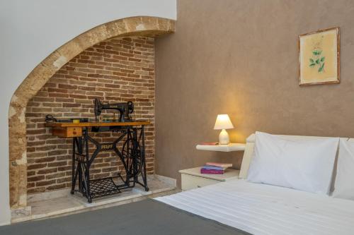 Tailor Made, Central 3-Bedroom Apartment in Chania