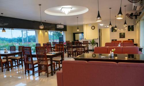 Restaurace v ubytování JHARNA RESORT
