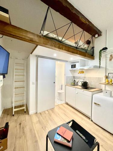 « Le good spot » Studio Hypercentre renové/wifi/clim