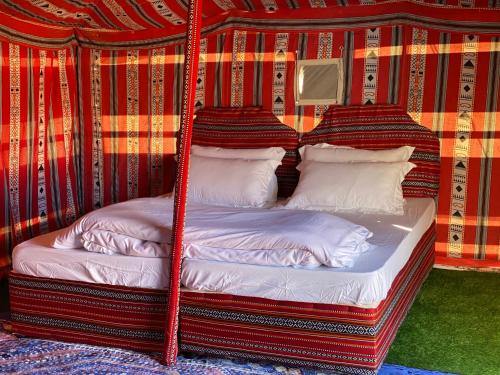 Una cama o camas en una habitación de Classic camp