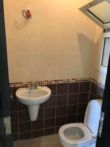 Ένα μπάνιο στο 2 Bedrooms Brand-new apartment with private Roof at Blumar
