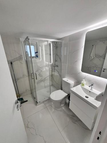 Bilik mandi di Palatino Breez Apartments
