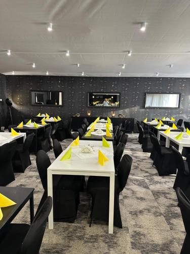 Reštaurácia alebo iné gastronomické zariadenie v ubytovaní Solne Apartamenty A247 z klimatyzacją Solny Resort
