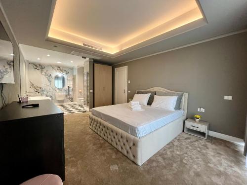 Una cama o camas en una habitación de CLB Sea view Apartment