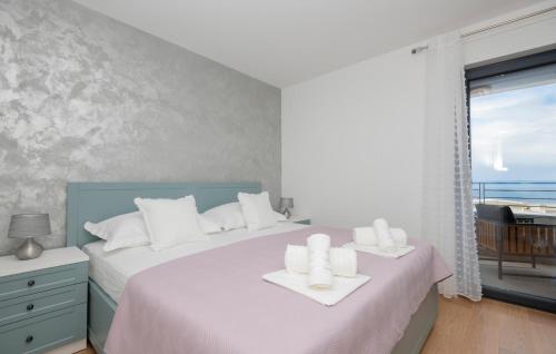 Lovely Apartment In Makarska With Wifi