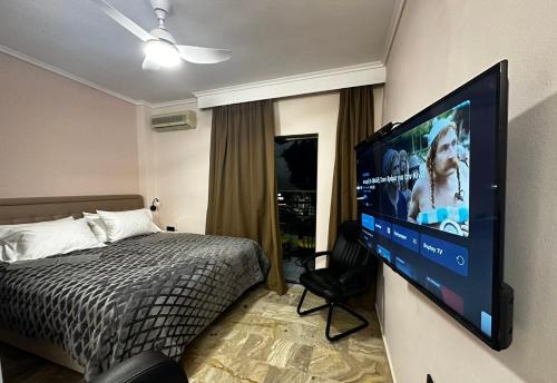 TRAVELLERS JULIUS STUDIO DOWN TOWN Thessaloniki University
