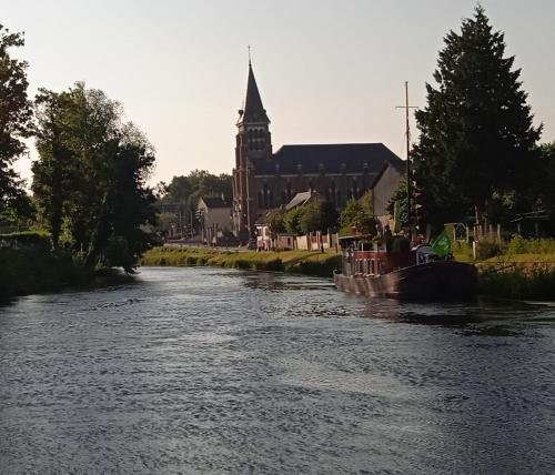 Aux 10 Ponts Maison spacieuse et conviviale au bord de la Somme la mer à 30 min 6 personnes