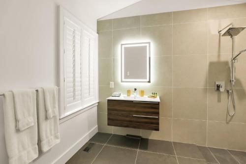 Bilik mandi di The Royal Manor Inn