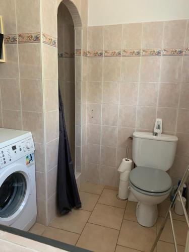 Koupelna v ubytování Petite maison dans un village du Gers