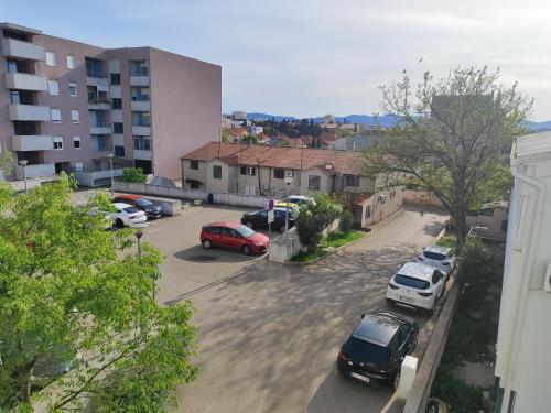 Apartment Mira with Parking