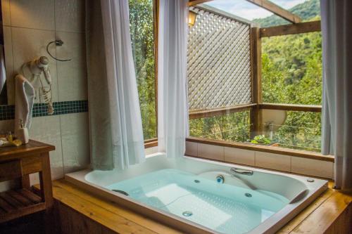 Ένα μπάνιο στο Curucaca Hotel Brasil