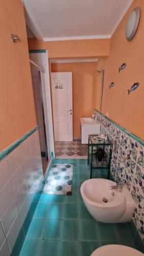 A bathroom at B&B IL CEDRO