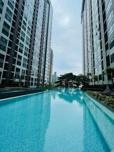Πισίνα στο ή κοντά στο The base Central Pattaya 100 by Numam