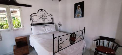 Giường trong phòng chung tại Kıbrıs Evi (Cyprus House)