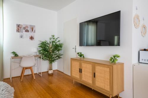 Le Bambou: Grand studio au calme, Climatisé, 5 min de la Gare