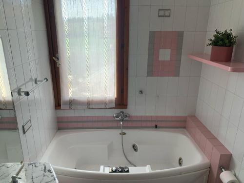 Un baño de Appartamento Gli Ulivi