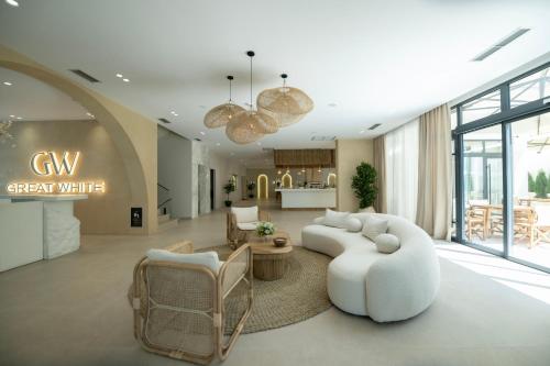 Gallery image of GREAT WHITE HOTEL in Shëngjin