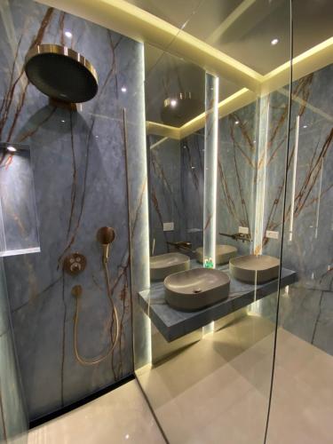 Ένα μπάνιο στο K&K2 Luxury Studios