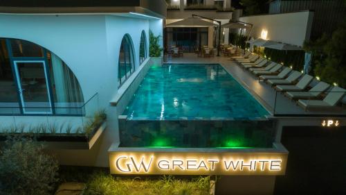 Gallery image of GREAT WHITE HOTEL in Shëngjin