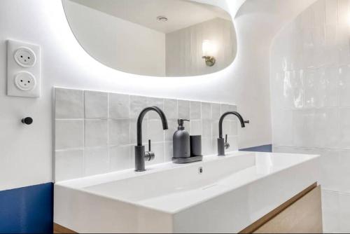 Photo de la galerie de l'établissement Spacious apartment in Opera with 3BDR for 6PAX, à Paris