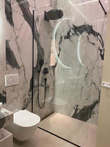 Ένα μπάνιο στο K&K Luxury Rooms