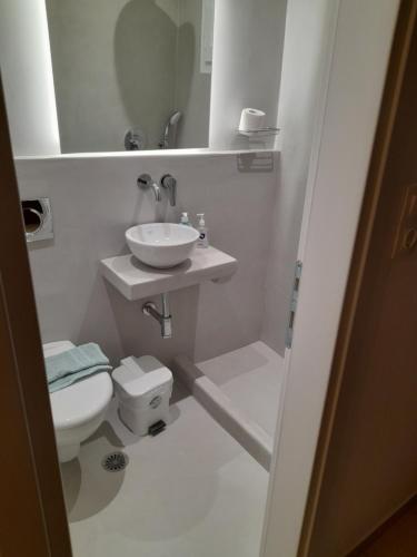 Φωτογραφία από το άλμπουμ του Lilian Beachfront Apartments στο Νέο Κλήμα