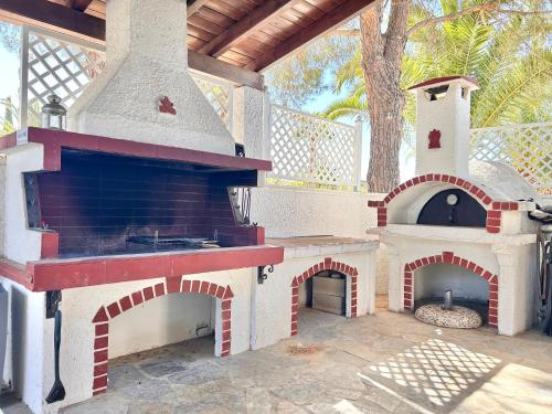 Fotografie z fotogalerie ubytování Villasonboard Dock Villa 3 Bed, 3 Bath, Canal, Greek Venice Porto Hydra v destinaci Plépi