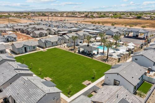 Piscina en o cerca de Sparkling Modern Home in Buckeye with Pool,BBQ