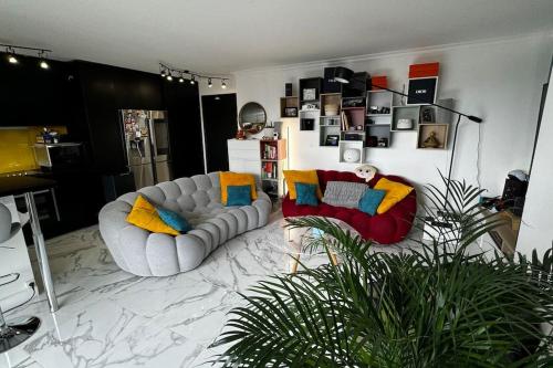 Photo de la galerie de l'établissement Appartement situé à Paris - Vue sur tout Paris, à Paris