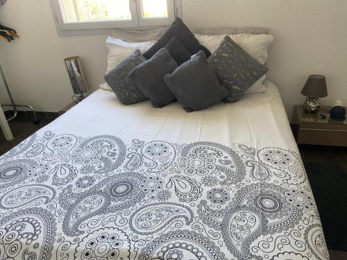 Posteľ alebo postele v izbe v ubytovaní GK2night, appartement avec parking sous sol gratuit
