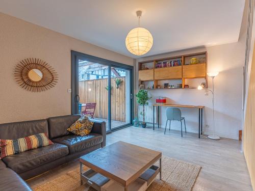 Maison au Centre - 8 Pers - WIFI, Terrasses, Proche Commerces - FR-1-521-232