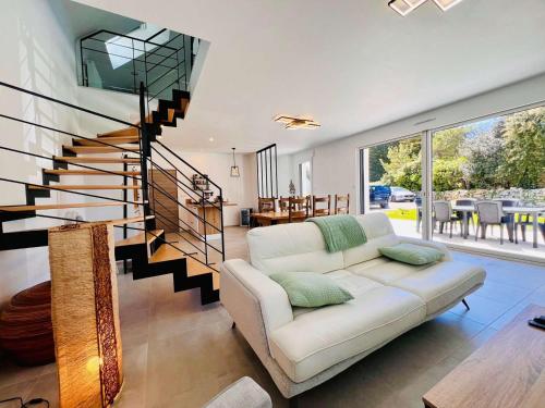 Villa T5 - 8 pers - Proche centre & plage - Jardin & terrasse - 3 parkings - Saint-Pierre-Quiberon - FR-1-478-288