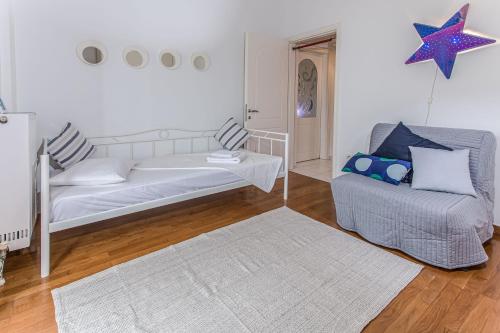 CELESTIAL GARDEN-Thessaloniki's modern, eclectic penthouse-Ideal for remote work and longer stays