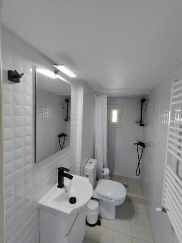 CELESTIAL GARDEN-Thessaloniki's modern, eclectic penthouse-Ideal for remote work and longer stays