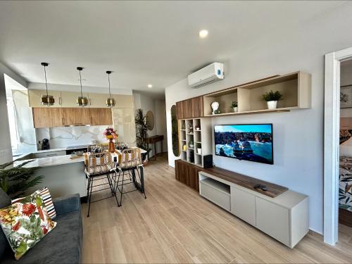 Apartamento Vista Mar a menos de 50m da praia.