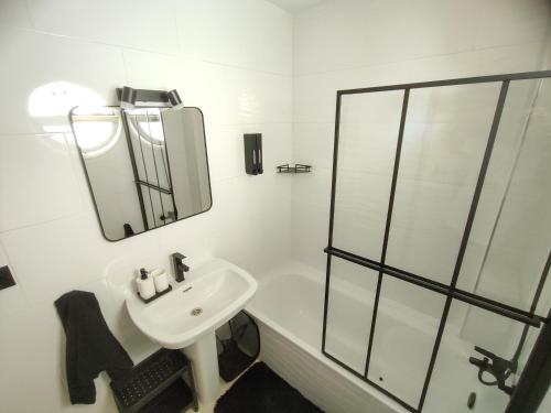 Un baño de ESCAPADAS ROMÁNTICAS Gavira Apartamento