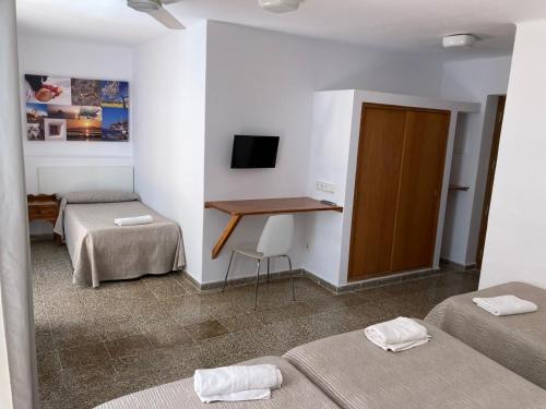 Gallery image of Hostal Las Nieves in Ibiza Town
