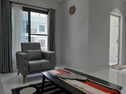 Χώρος καθιστικού στο Blue Ocean Apartments (Brufut)