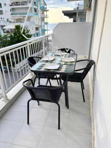 Nice Apartment "Nouri" very close to Beach, Fast WiFi, Free Parking, Near Airport