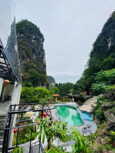 Πισίνα στο ή κοντά στο Tam Coc Galaxy Villa