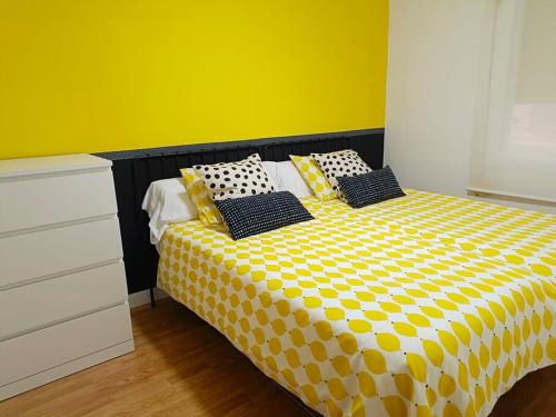 Ένα ή περισσότερα κρεβάτια σε δωμάτιο στο Apartamento a 5' de la playa